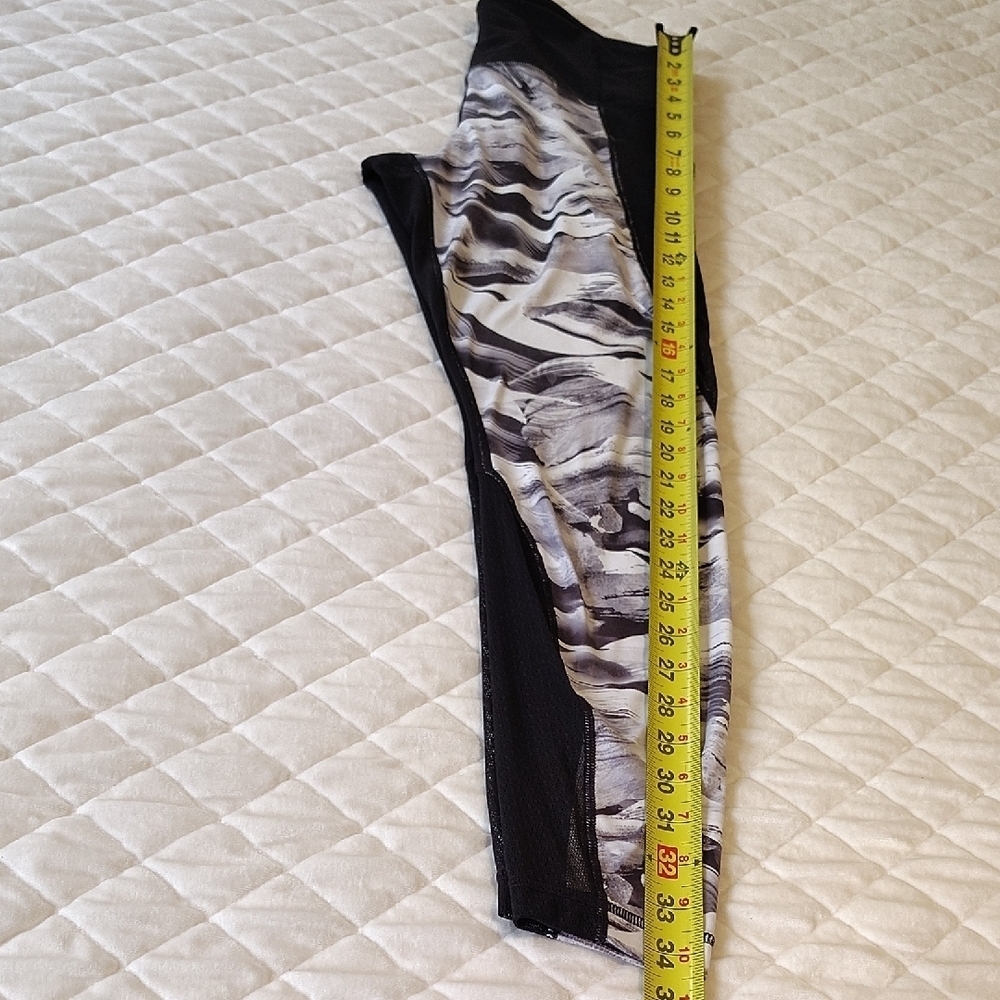 Athleta,Black and White Women's Leggings,Size M. - Picture 9 of 11